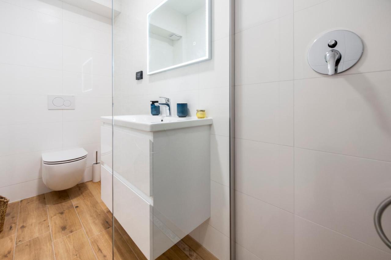 Apartments Sunrise & Sunset Ровин Екстериор снимка