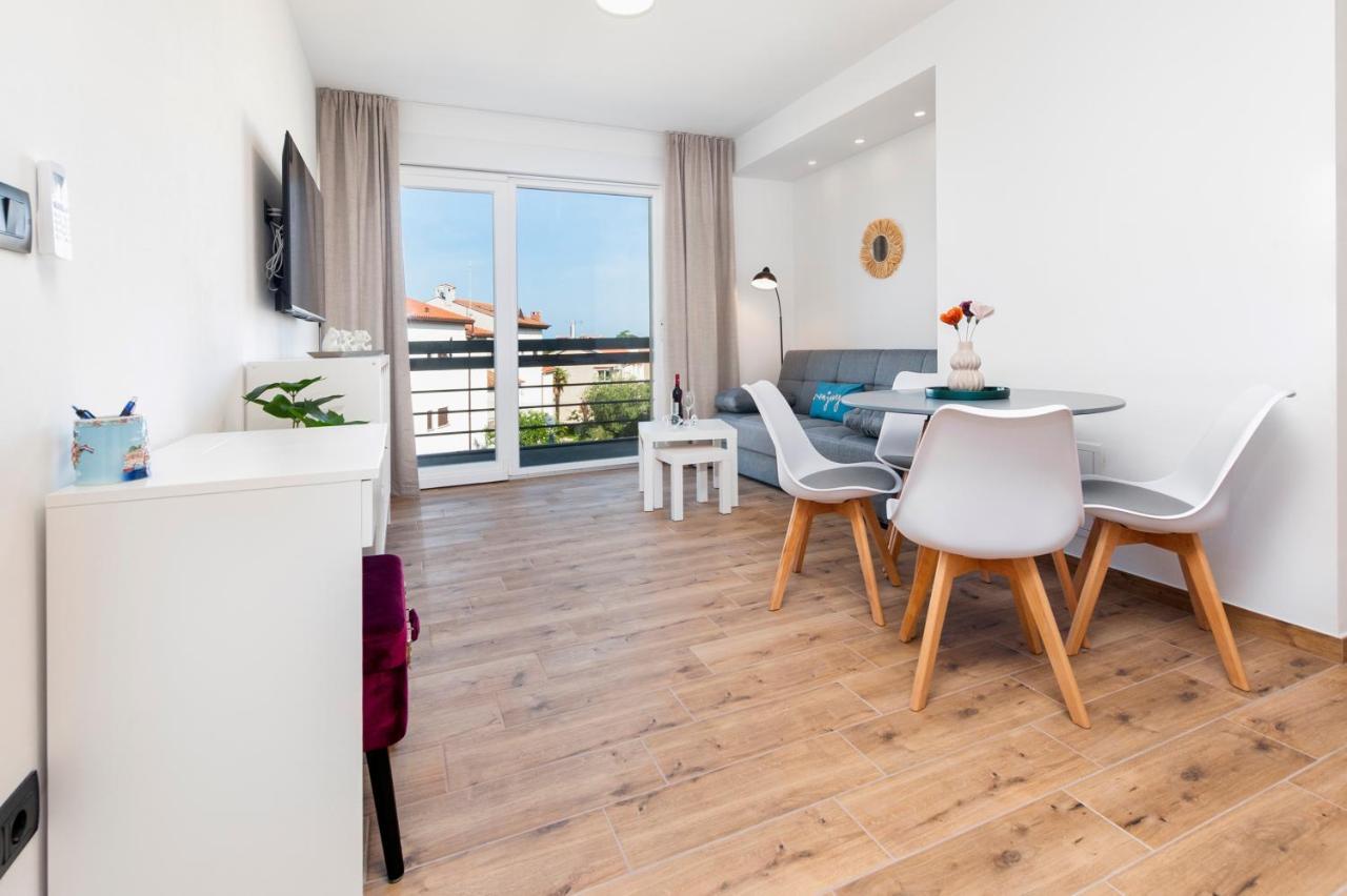 Apartments Sunrise & Sunset Ровин Екстериор снимка