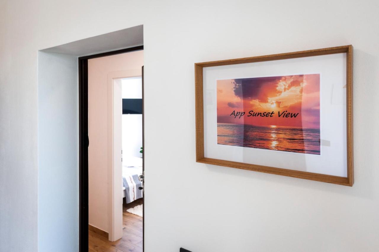 Apartments Sunrise & Sunset Ровин Екстериор снимка